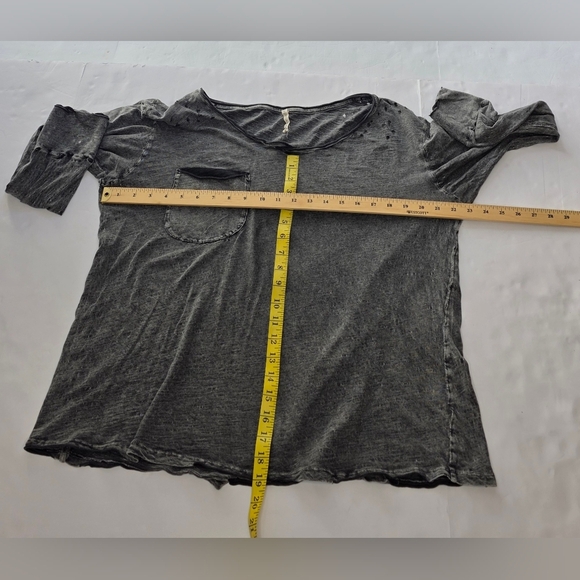 Magnolia Pearl Long Sleeve Black Pocket T. - Picture 4 of 8